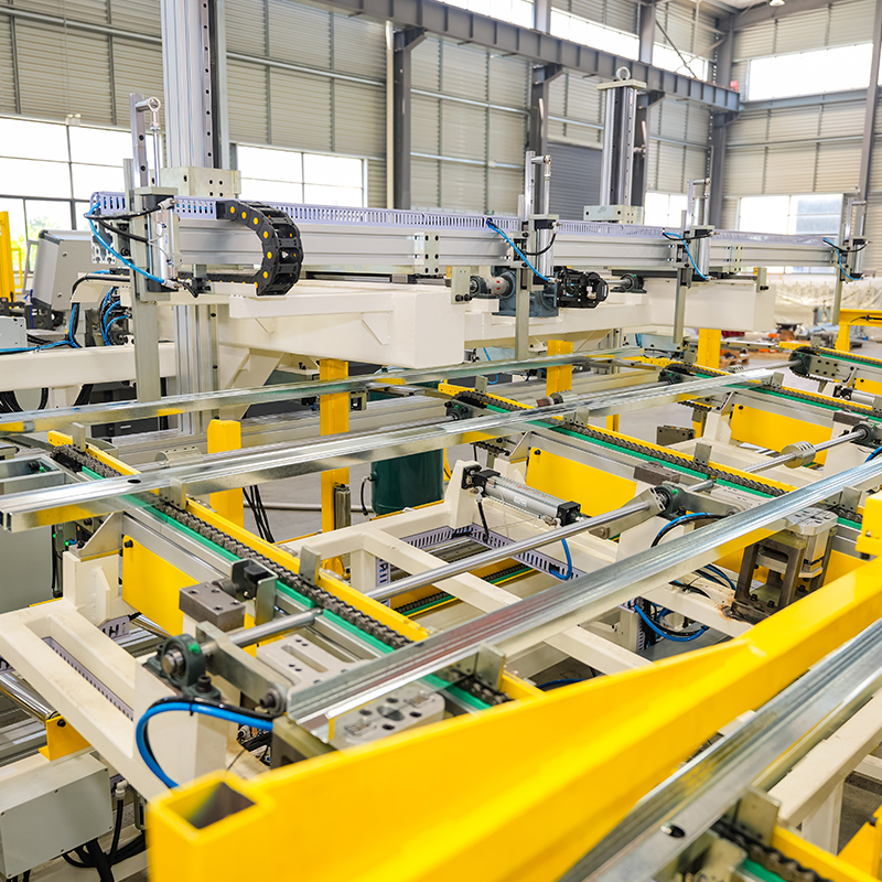 Automatski stroj za pakiranje metalnih profila: vrste, specifikacije i vodič za ROI